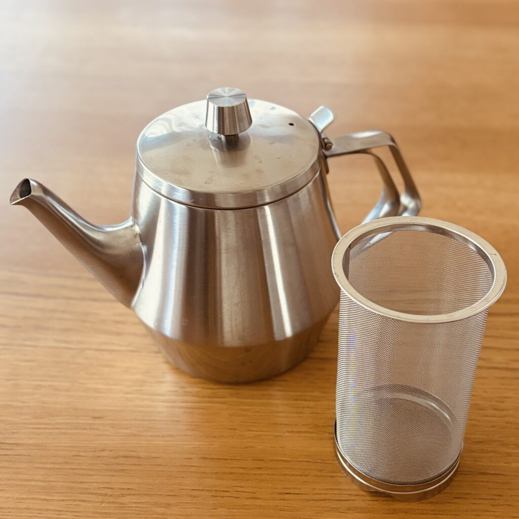 仔犬印 エルム ティーポット(8人用 1100ml)を買いました。